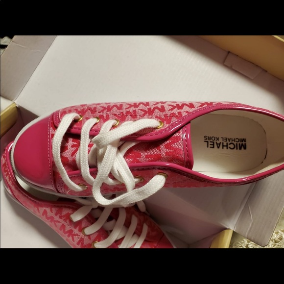 Shoes - Picture 2 of 4